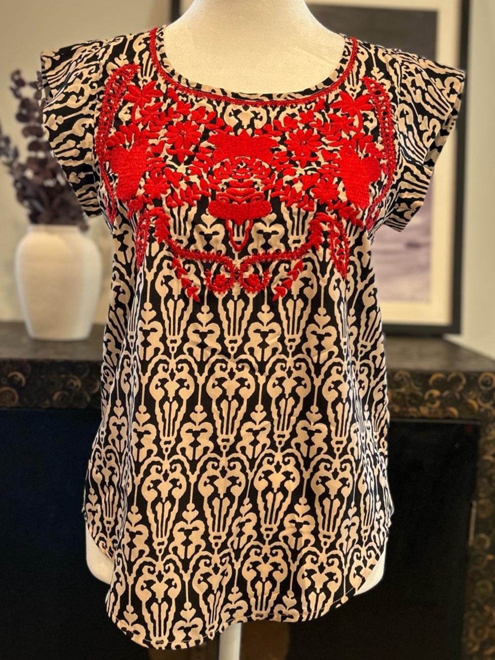 ⭐️3/$20 THML Anthropologie Cap-Sleeve Embroidered Boho Top | XS